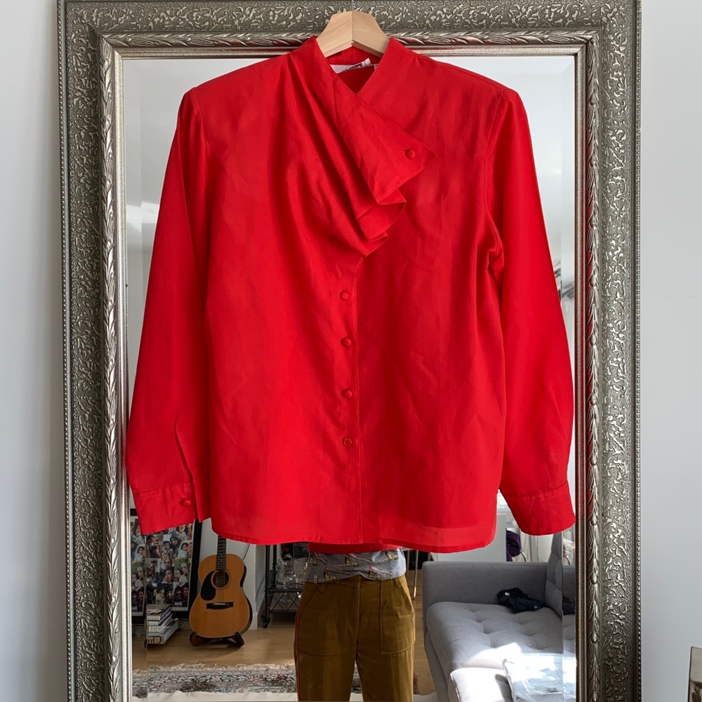 Vintage Mockneck red blouse with accordion bust